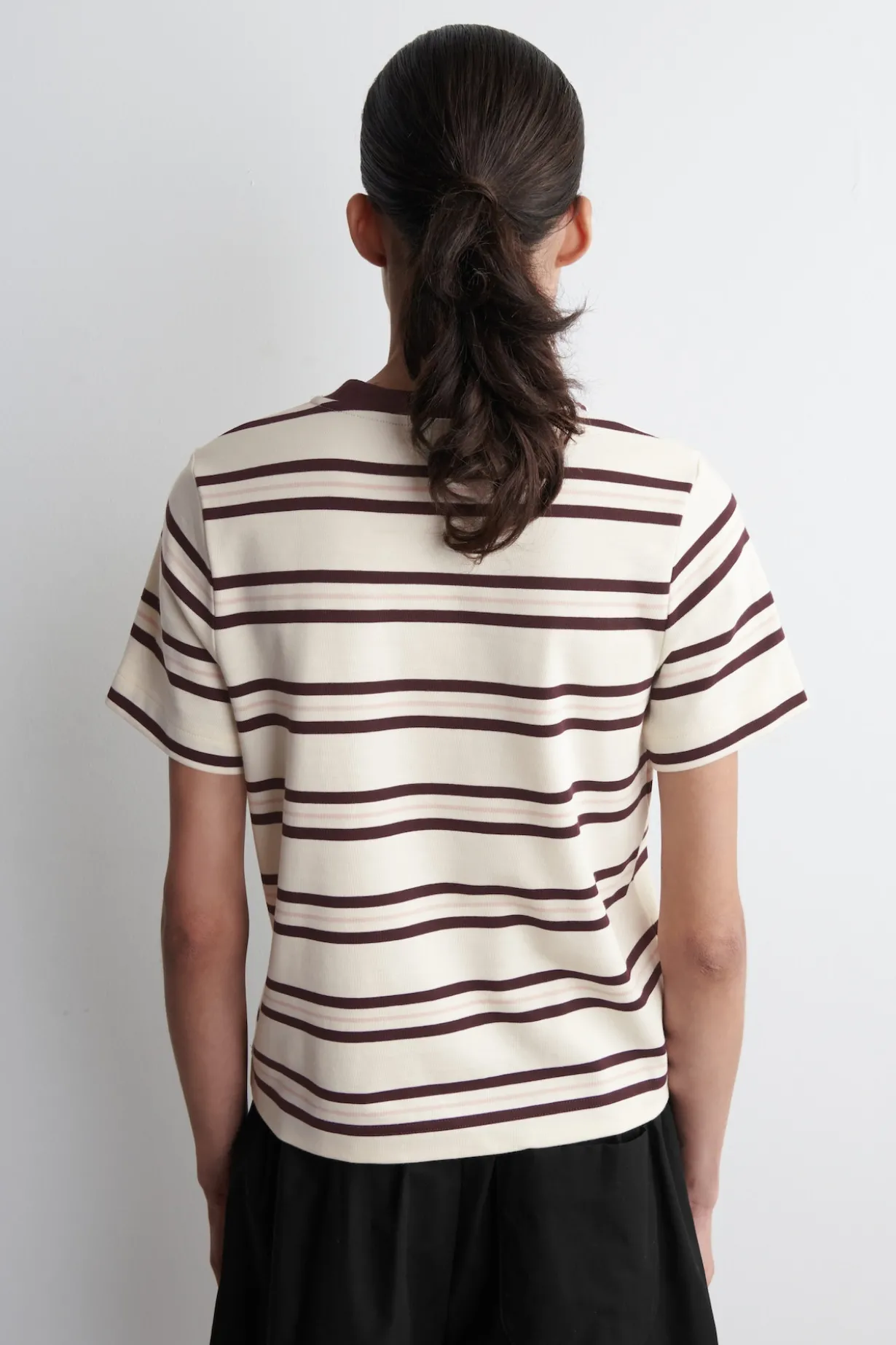 SCHLICHTES T-SHIRT MIT NORMALER PASSFORM