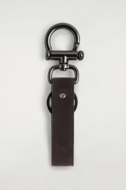 SCHLÜSSELANHÄNGER AUS VELOURSLEDER