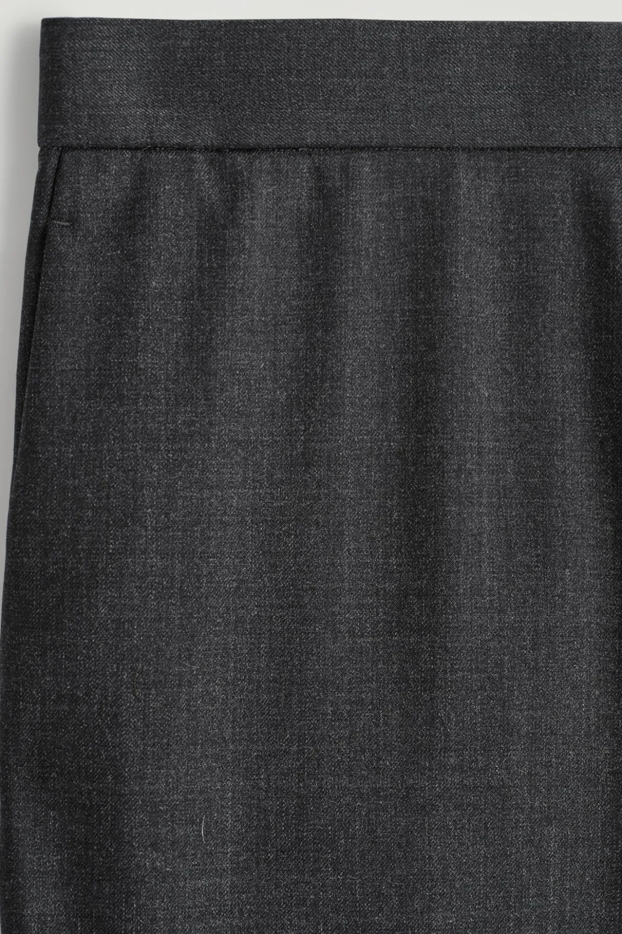 SCHMAL GESCHNITTENE WOLLHOSE