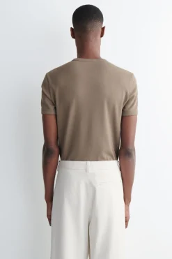 SCHMAL GESCHNITTENES GERIPPTES BAUMWOLL-T-SHIRT