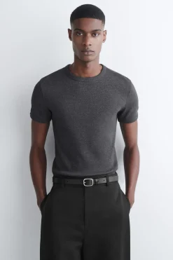 SCHMAL GESCHNITTENES GERIPPTES BAUMWOLL-T-SHIRT