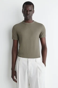 SCHMAL GESCHNITTENES GERIPPTES BAUMWOLL-T-SHIRT