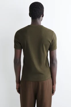 SCHMAL GESCHNITTENES GERIPPTES BAUMWOLL-T-SHIRT