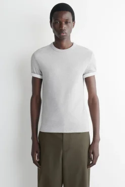 SCHMAL GESCHNITTENES GERIPPTES BAUMWOLL-T-SHIRT