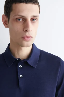 SCHMAL GESCHNITTENES POLOSHIRT AUS SEIDENSTRICK