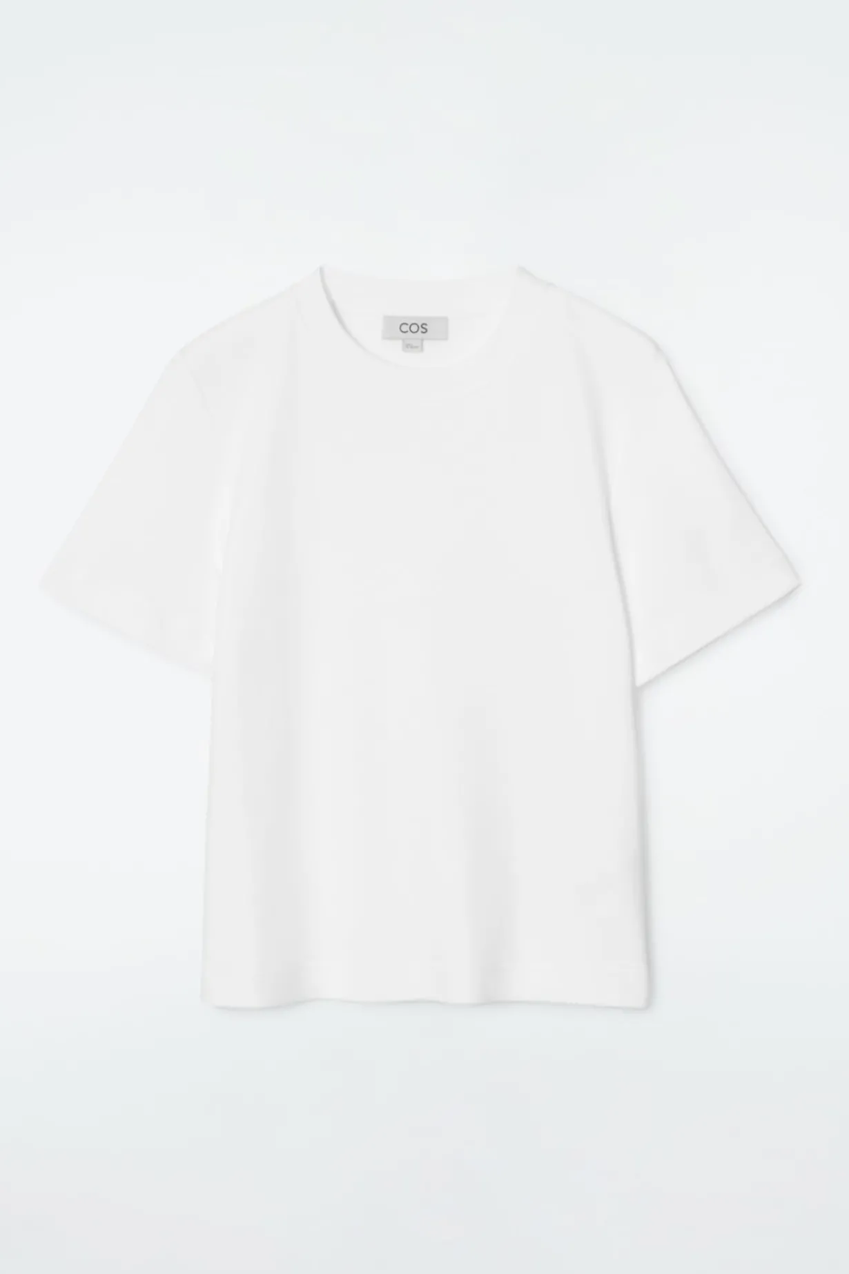 SCHMAL GESCHNITTENES T-SHIRT