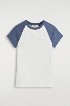 SCHMAL GESCHNITTENES T-SHIRT AUS BAUMWOLLE