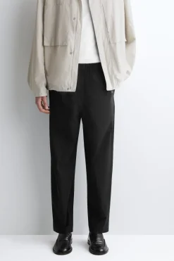 SCHMAL ZULAUFENDE BAUMWOLLHOSE