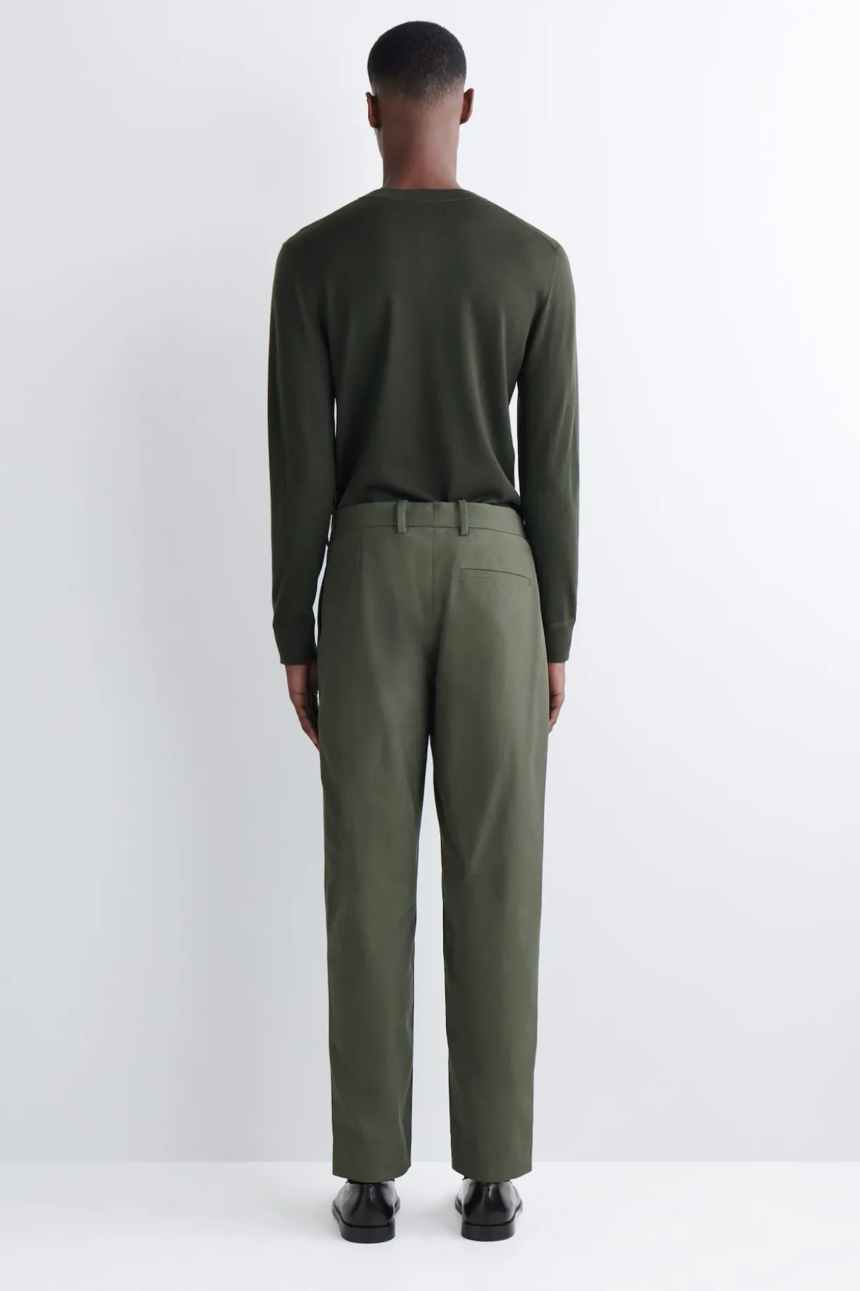 SCHMAL ZULAUFENDE CHINOHOSE AUS BAUMWOLLE
