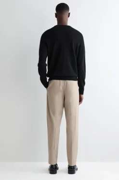 SCHMAL ZULAUFENDE CHINOHOSE AUS BAUMWOLLE