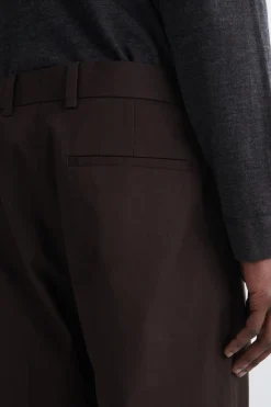 SCHMAL ZULAUFENDE CHINOHOSE AUS BAUMWOLLE