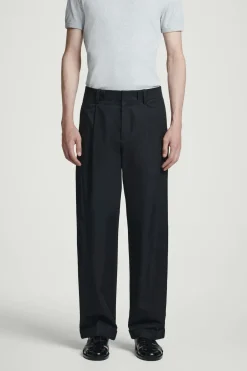 SCHMAL ZULAUFENDE HOSE AUS BAUMWOLLE MIT UMSCHLAG