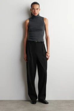 SCHMAL ZULAUFENDE HOSE AUS WOLL-MIX MIT FALTEN