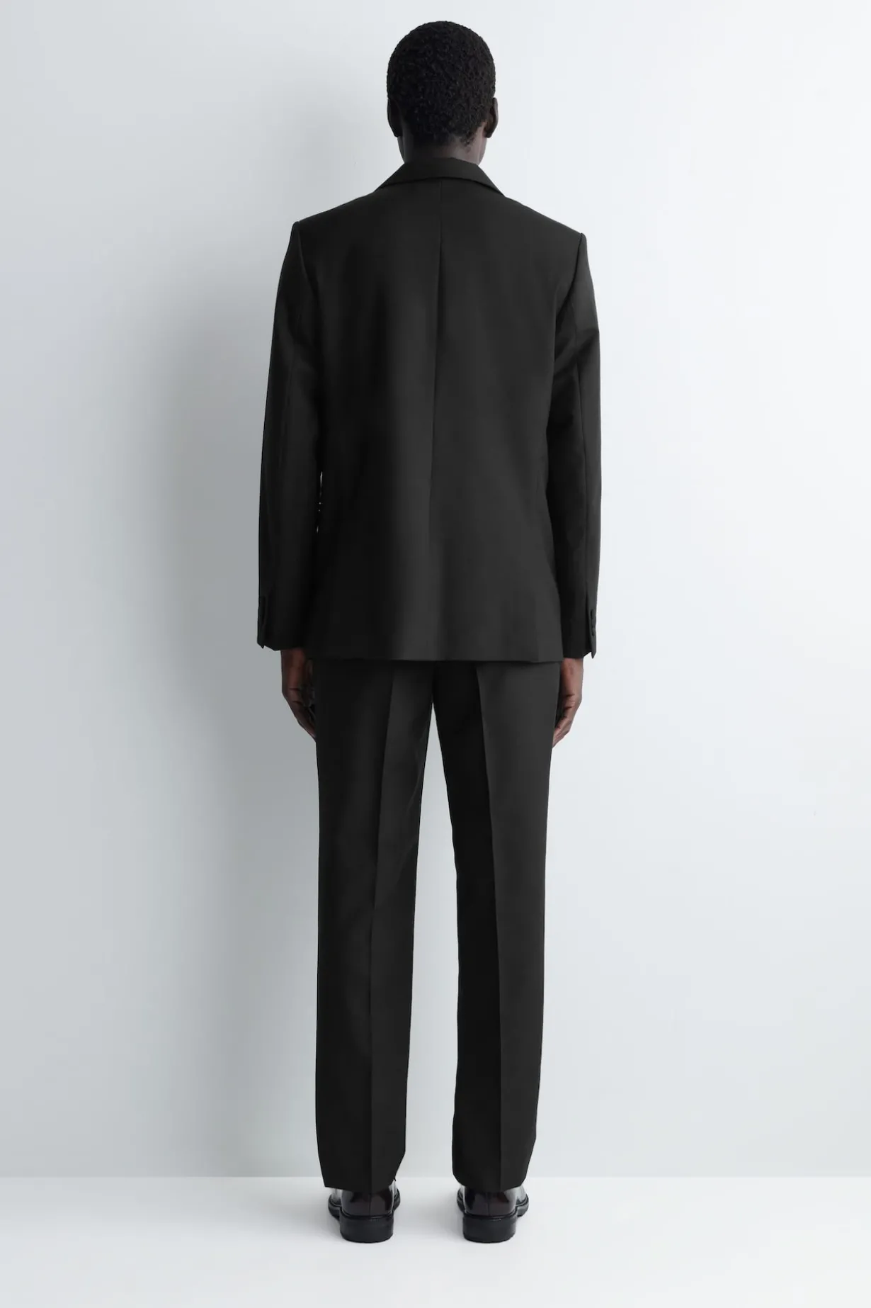 SCHMAL ZULAUFENDE WOLLHOSE MIT KUMMERBUND