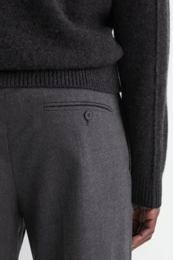 SCHMAL ZULAUFENDE WOLLHOSE
