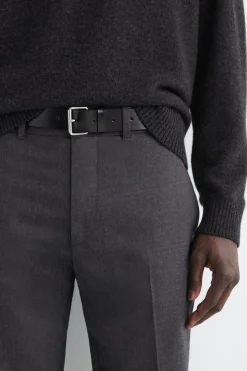 SCHMAL ZULAUFENDE WOLLHOSE