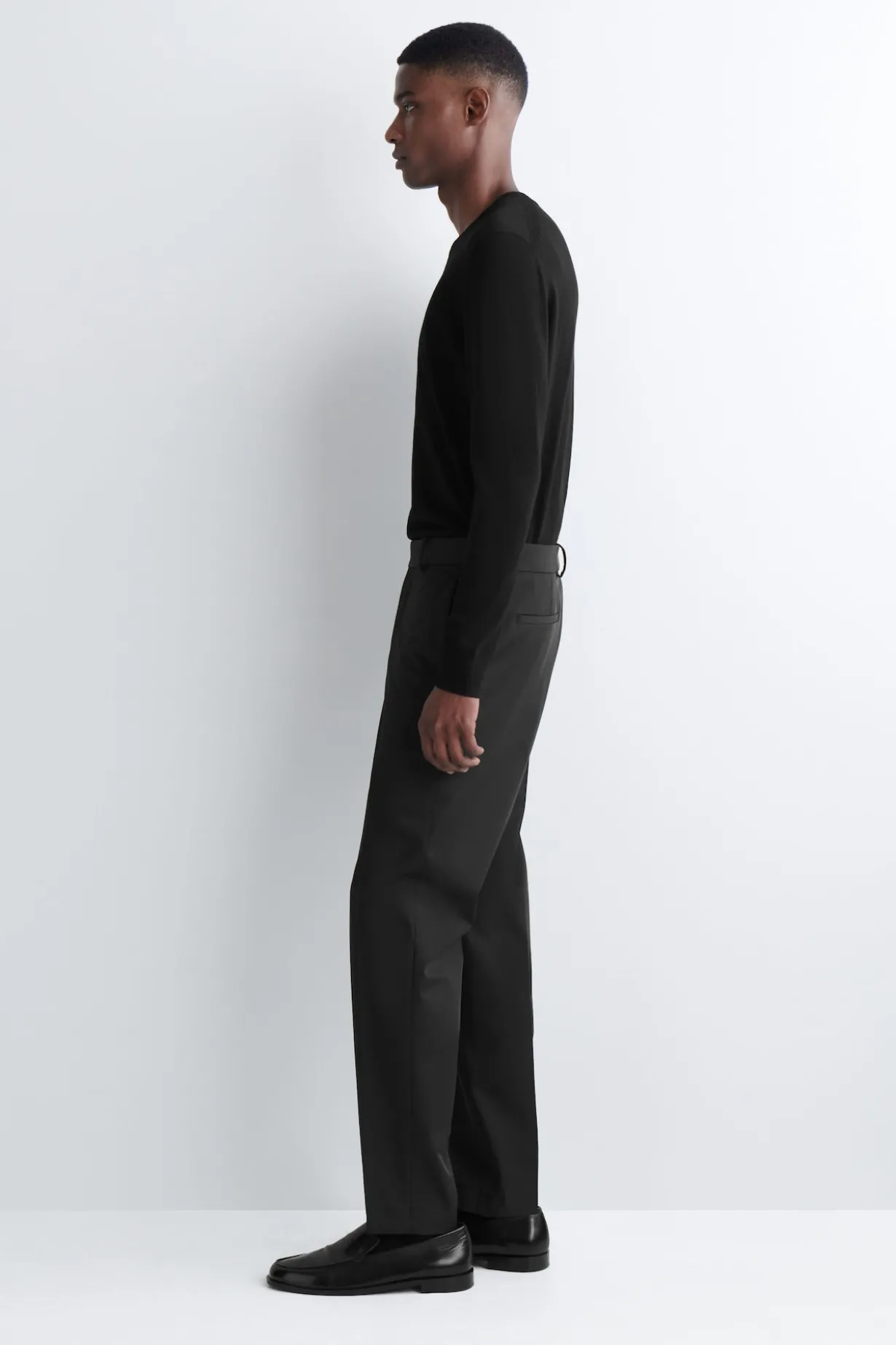 SCHMALE HOSE AUS TWILL MIT GERADEM BEIN