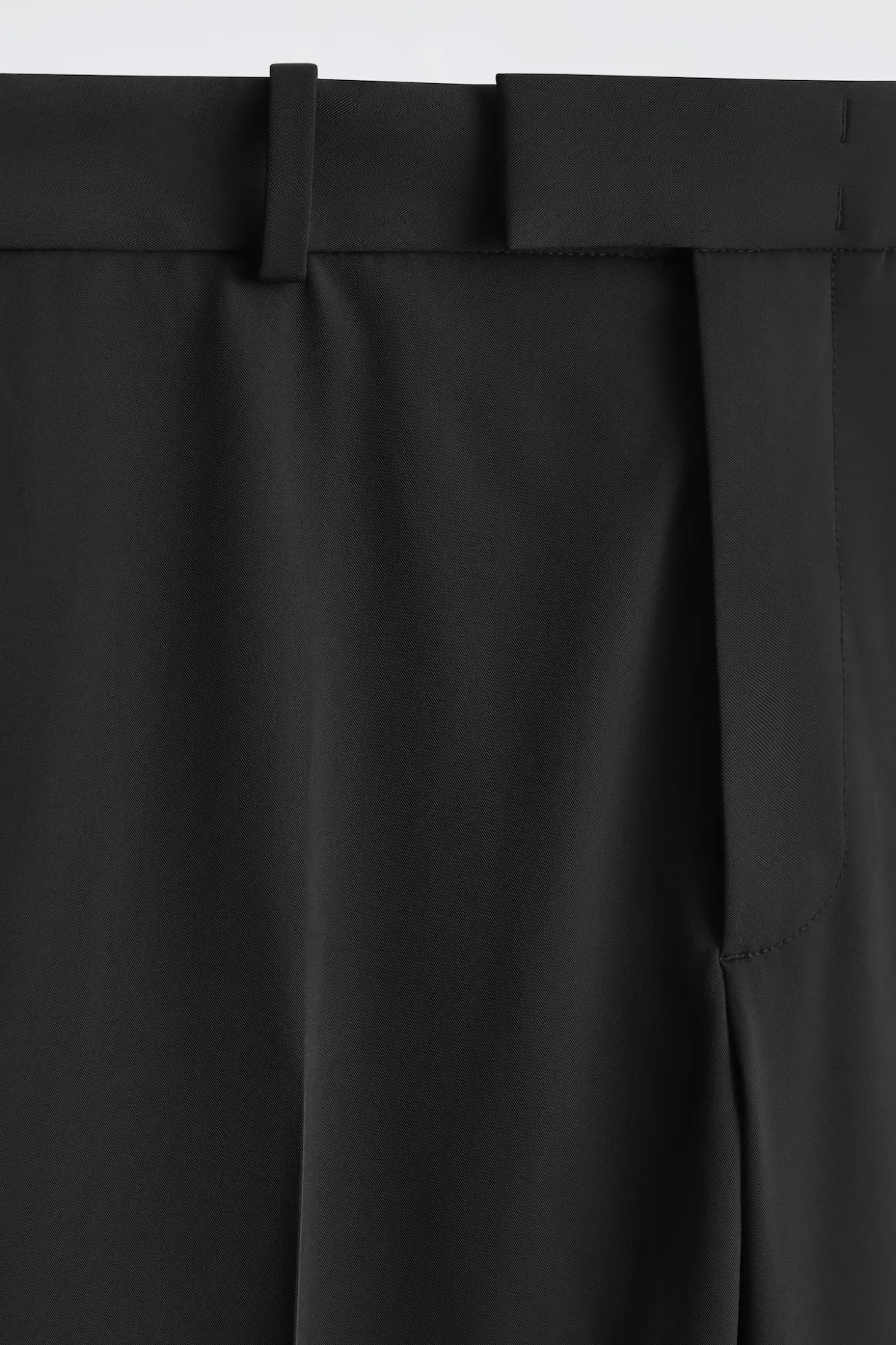 SCHMALE HOSE AUS TWILL MIT GERADEM BEIN