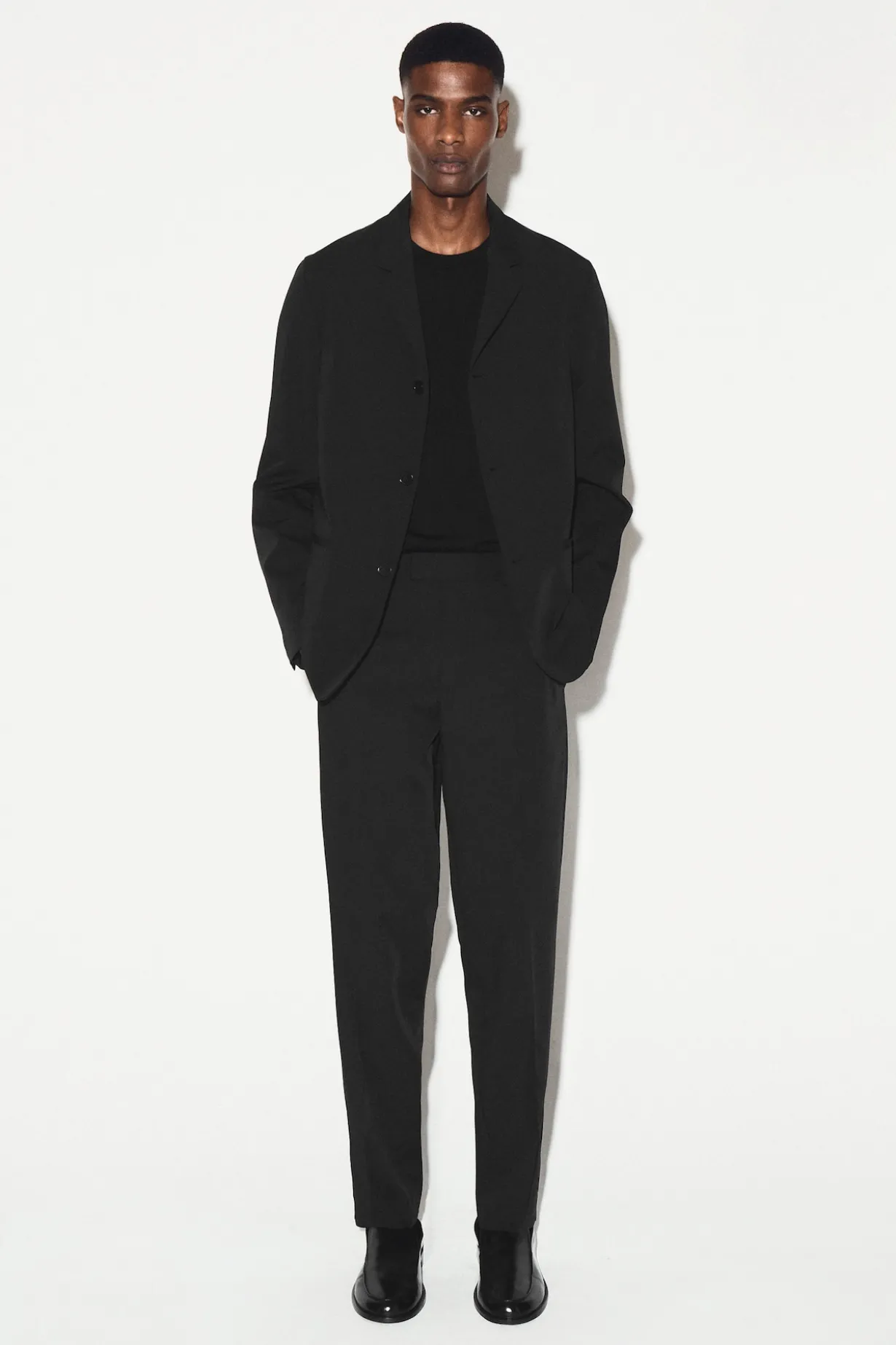 SCHMALE HOSE AUS TWILL MIT GERADEM BEIN