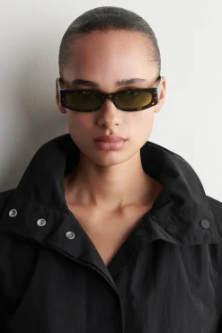 SCHMALE RECHTECKIGE SONNENBRILLE