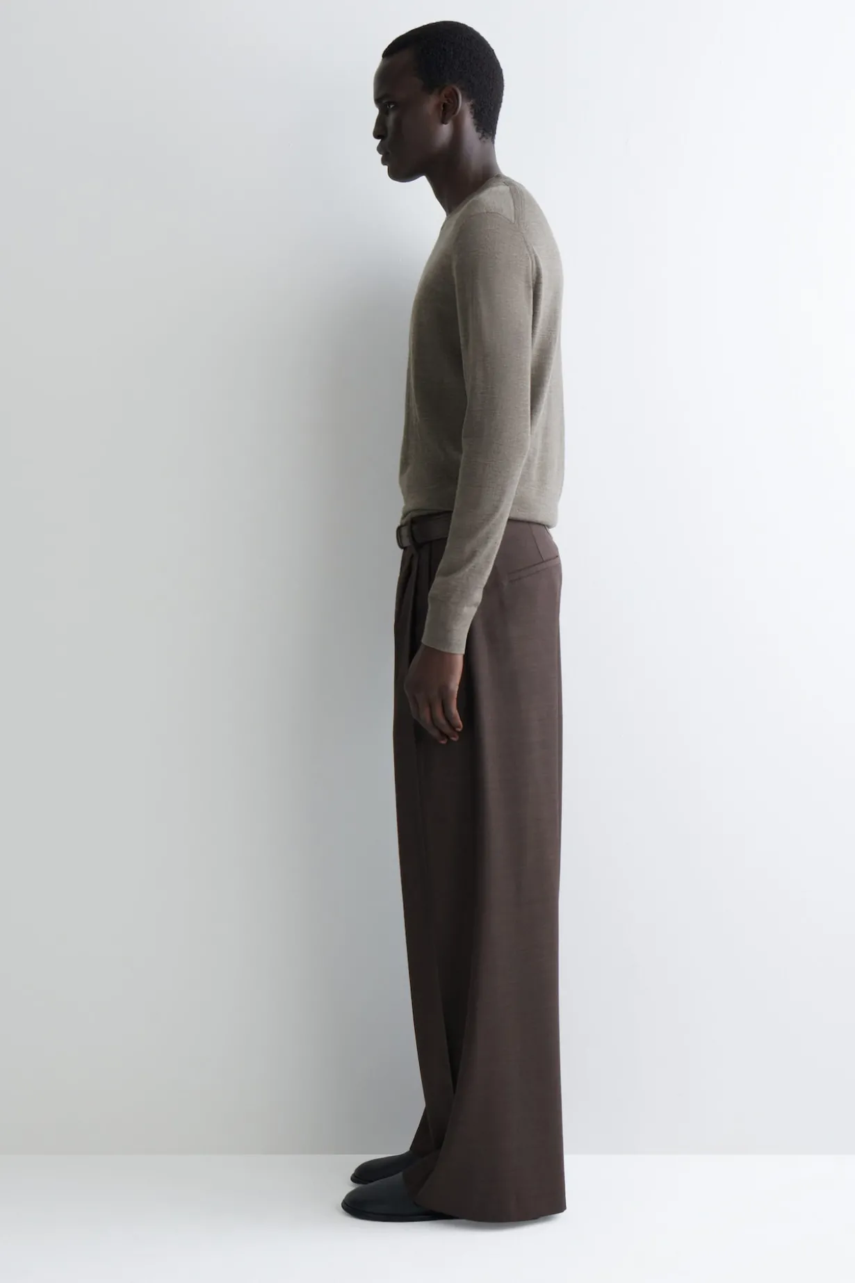 SCHMALER MERINOWOLLPULLOVER MIT RUNDHALSAUSSCHNITT