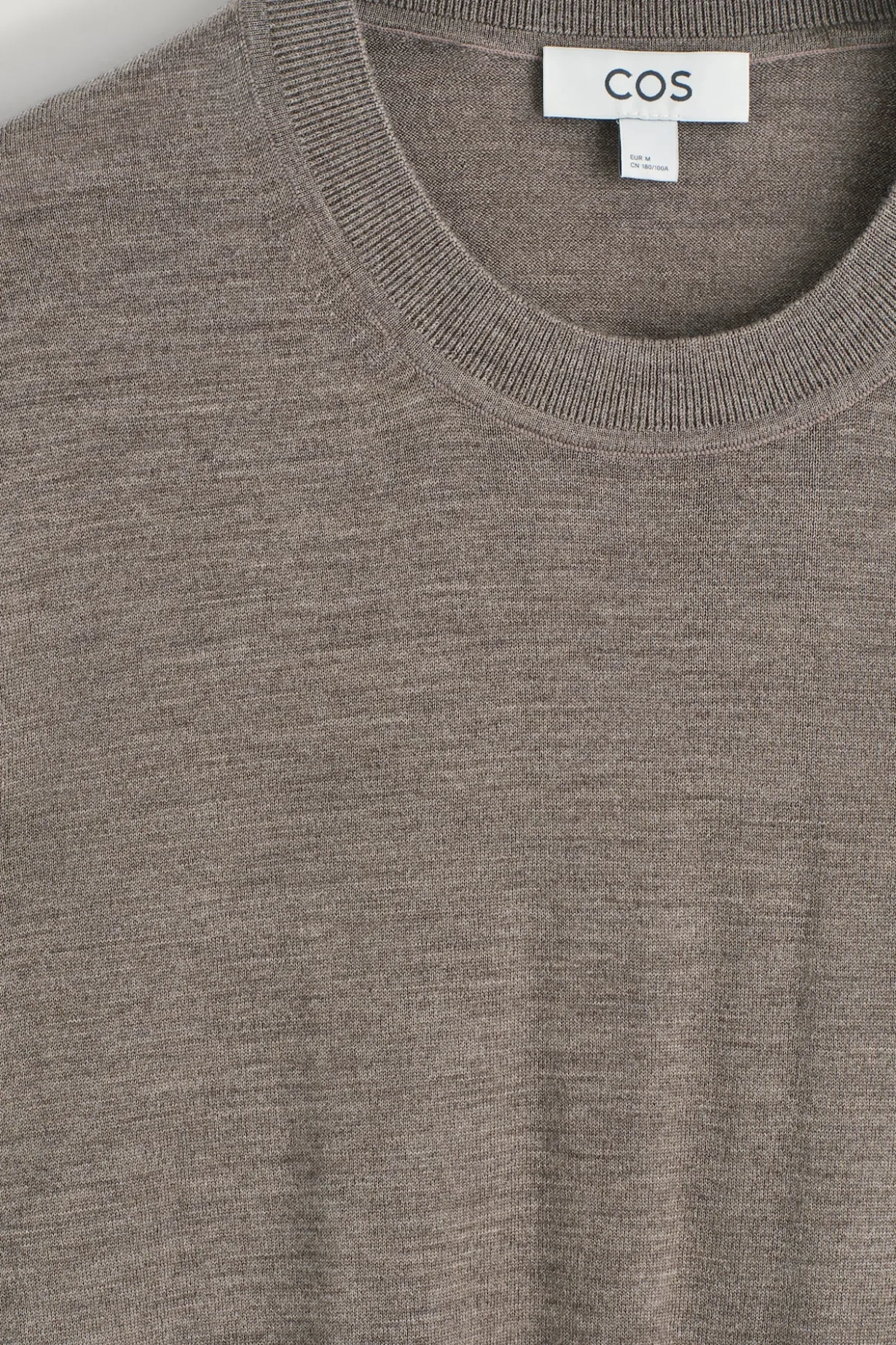 SCHMALER MERINOWOLLPULLOVER MIT RUNDHALSAUSSCHNITT