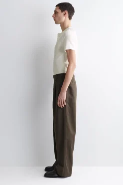 SCHMALES, GERIPPTES HENLEY-T-SHIRT
