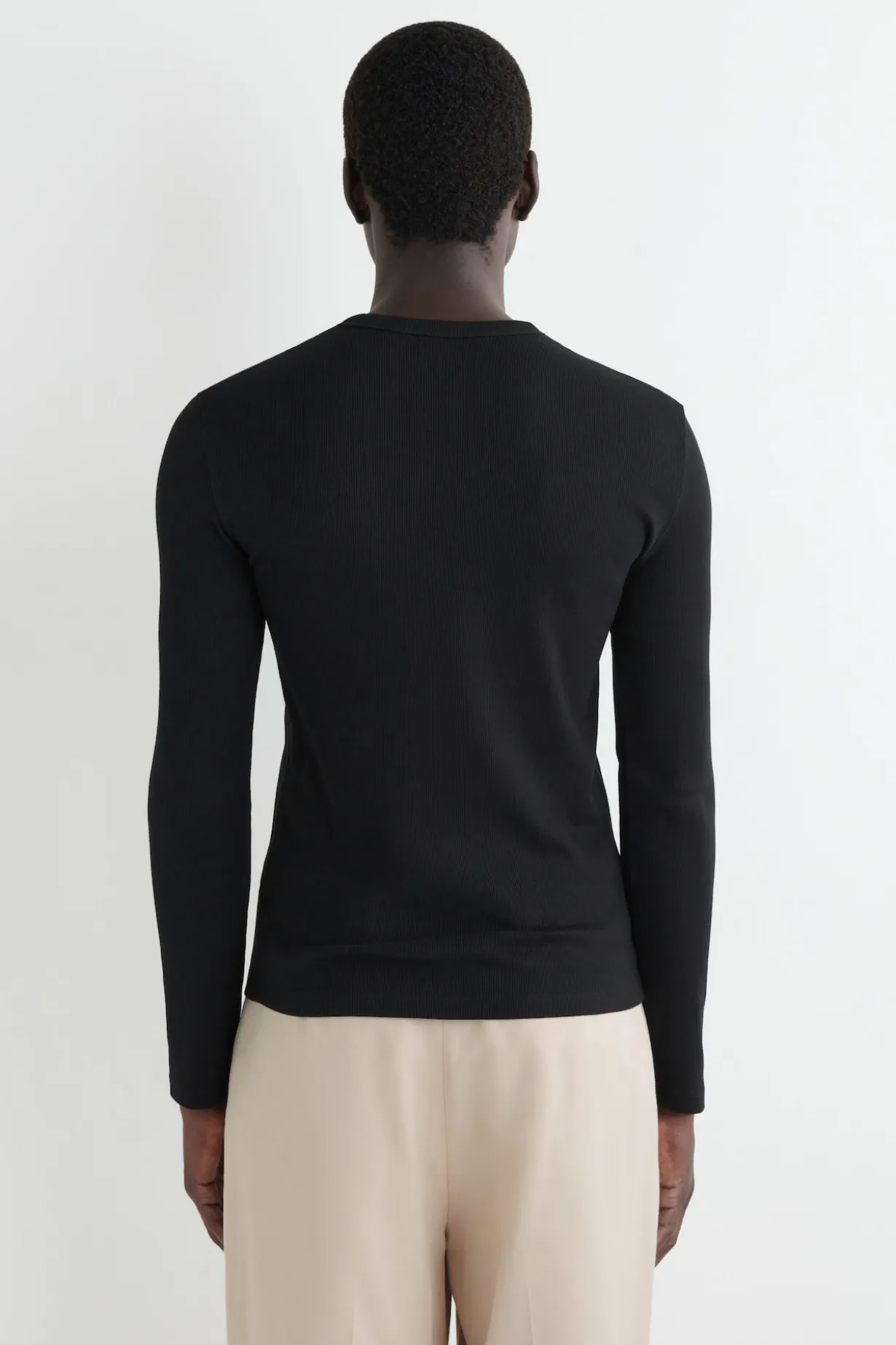 SCHMALES, GERIPPTES LANGARMSHIRT AUS BAUMWOLLE
