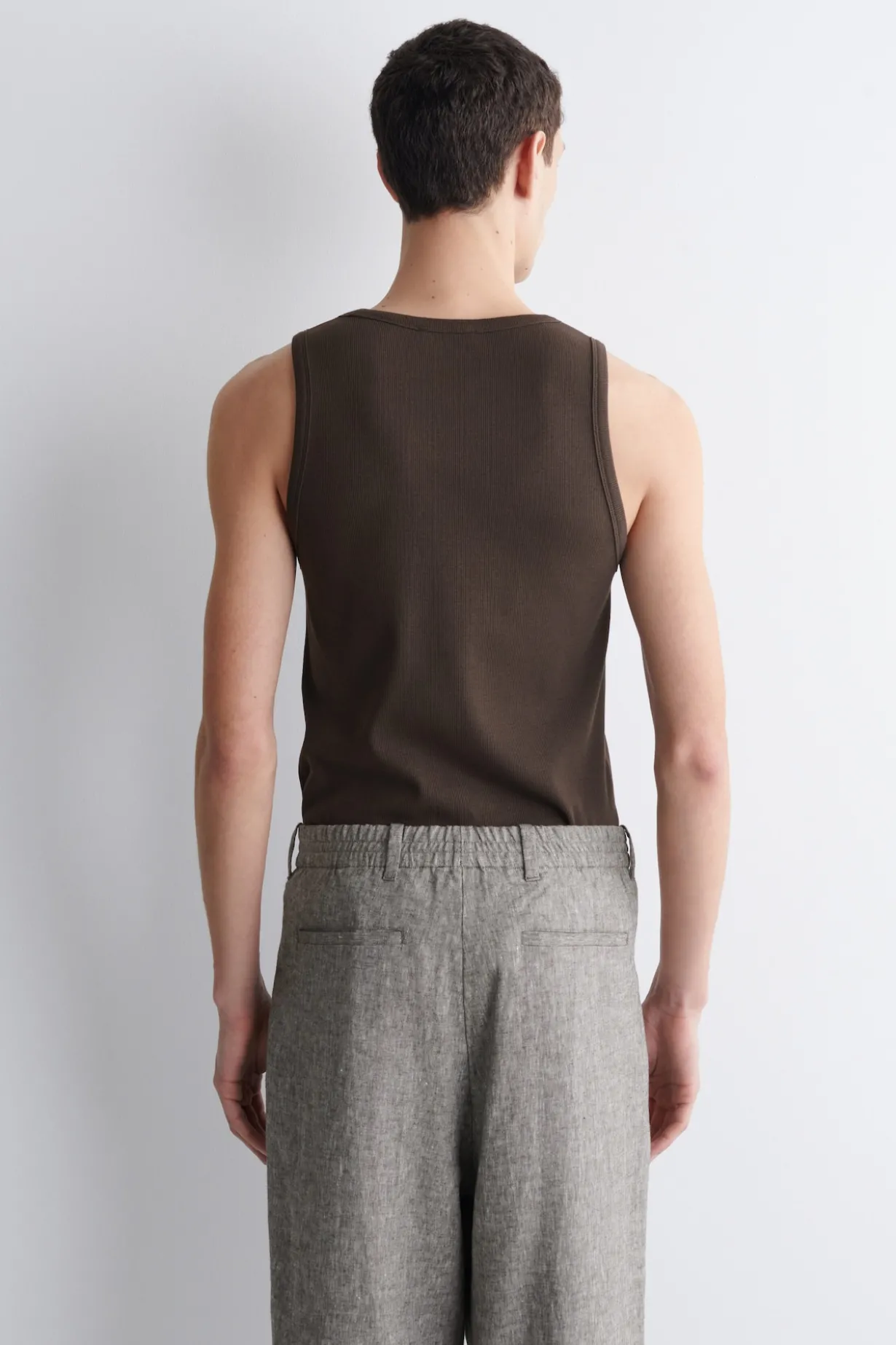 SCHMALES GERIPPTES TANKTOP AUS BAUMWOLLE