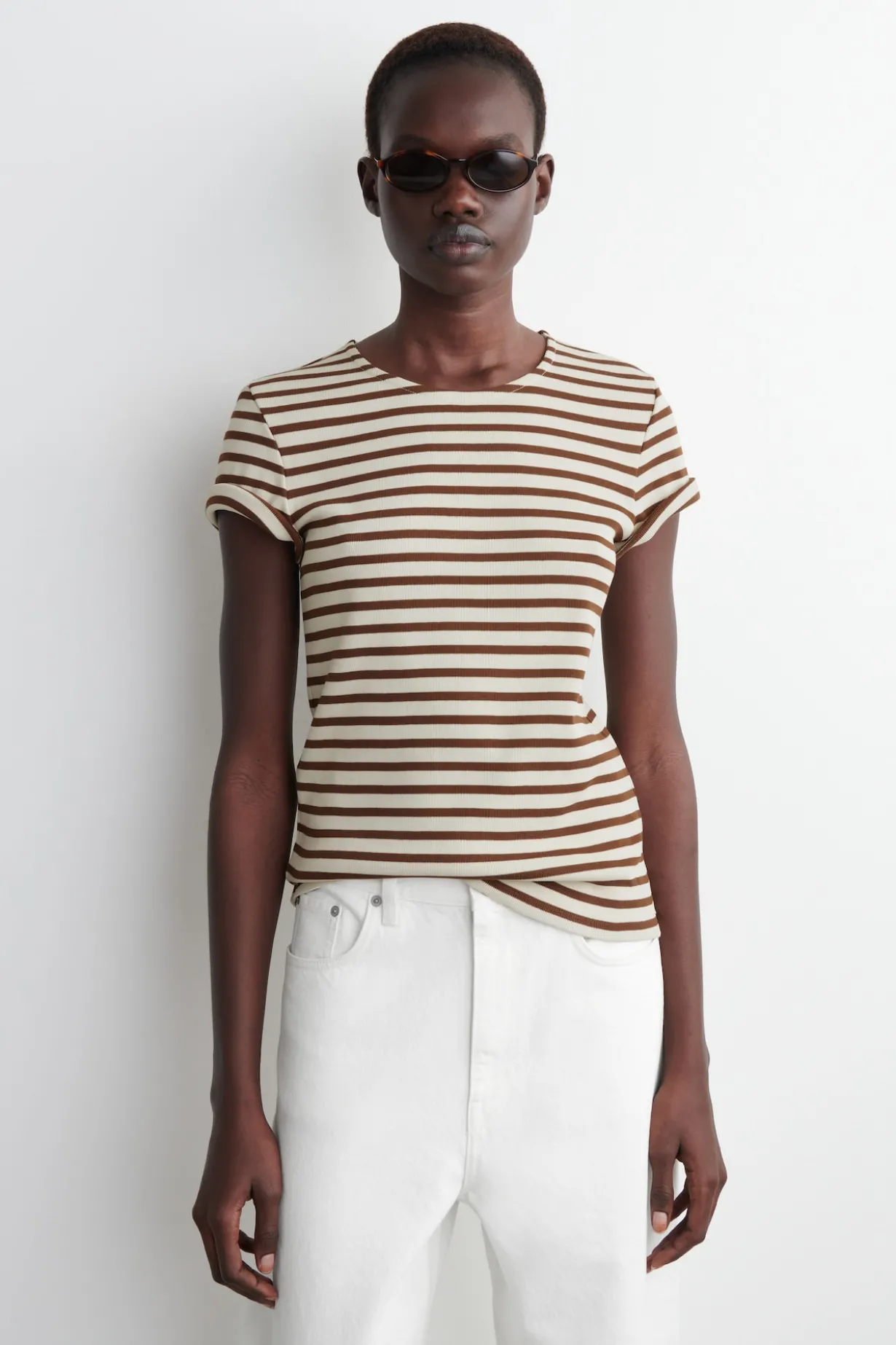 SCHMALES GERIPPTES T-SHIRT