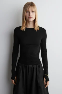 SCHMALES LEICHTES LANGARMSHIRT