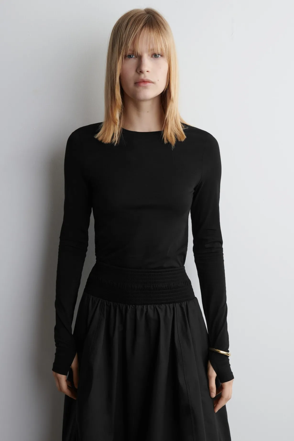 SCHMALES LEICHTES LANGARMSHIRT
