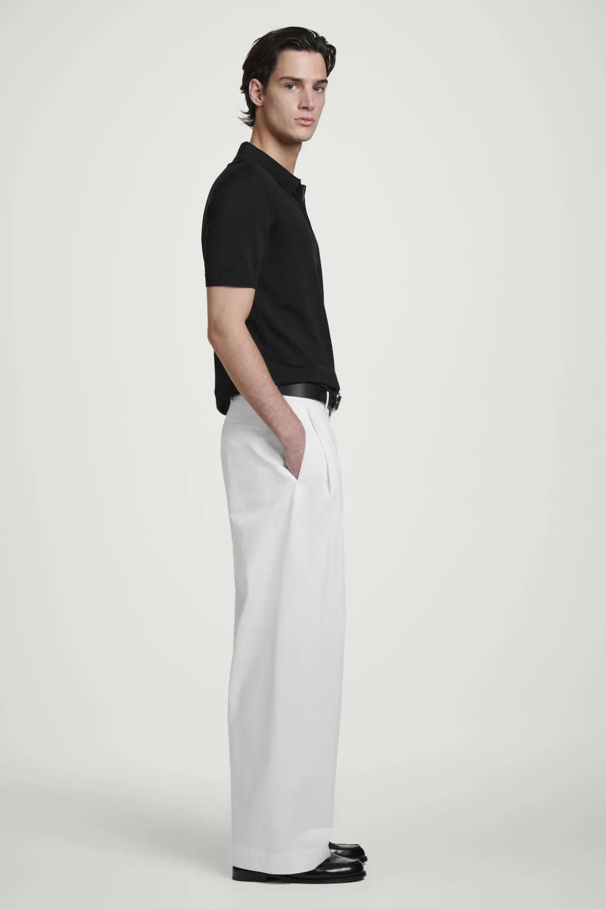 SCHMALES POLOSHIRT AUS SEIDE MIT REISSVERSCHLUSS
