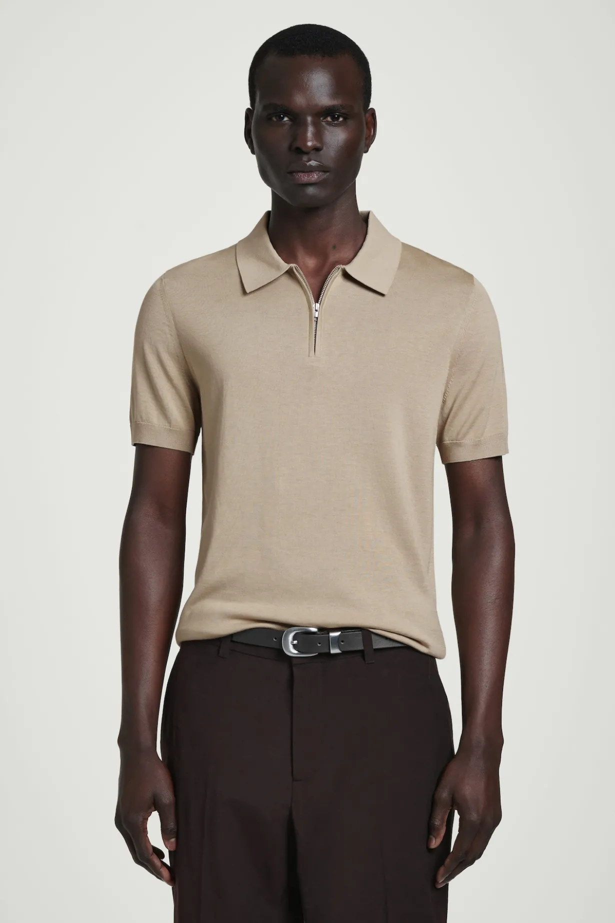 SCHMALES POLOSHIRT AUS SEIDE MIT REISSVERSCHLUSS