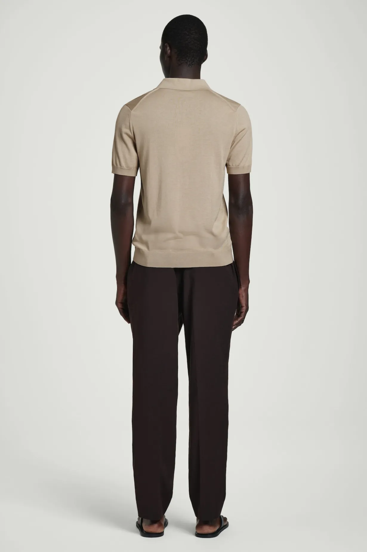 SCHMALES POLOSHIRT AUS SEIDE MIT REISSVERSCHLUSS