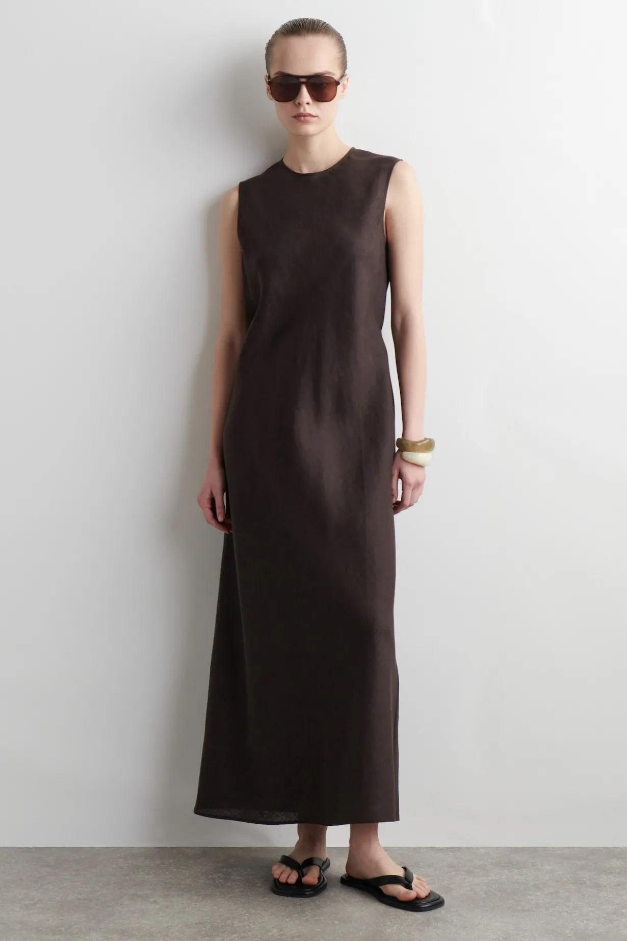 SCHRÄG GESCHNITTENES MIDIKLEID AUS LEINEN-MIX