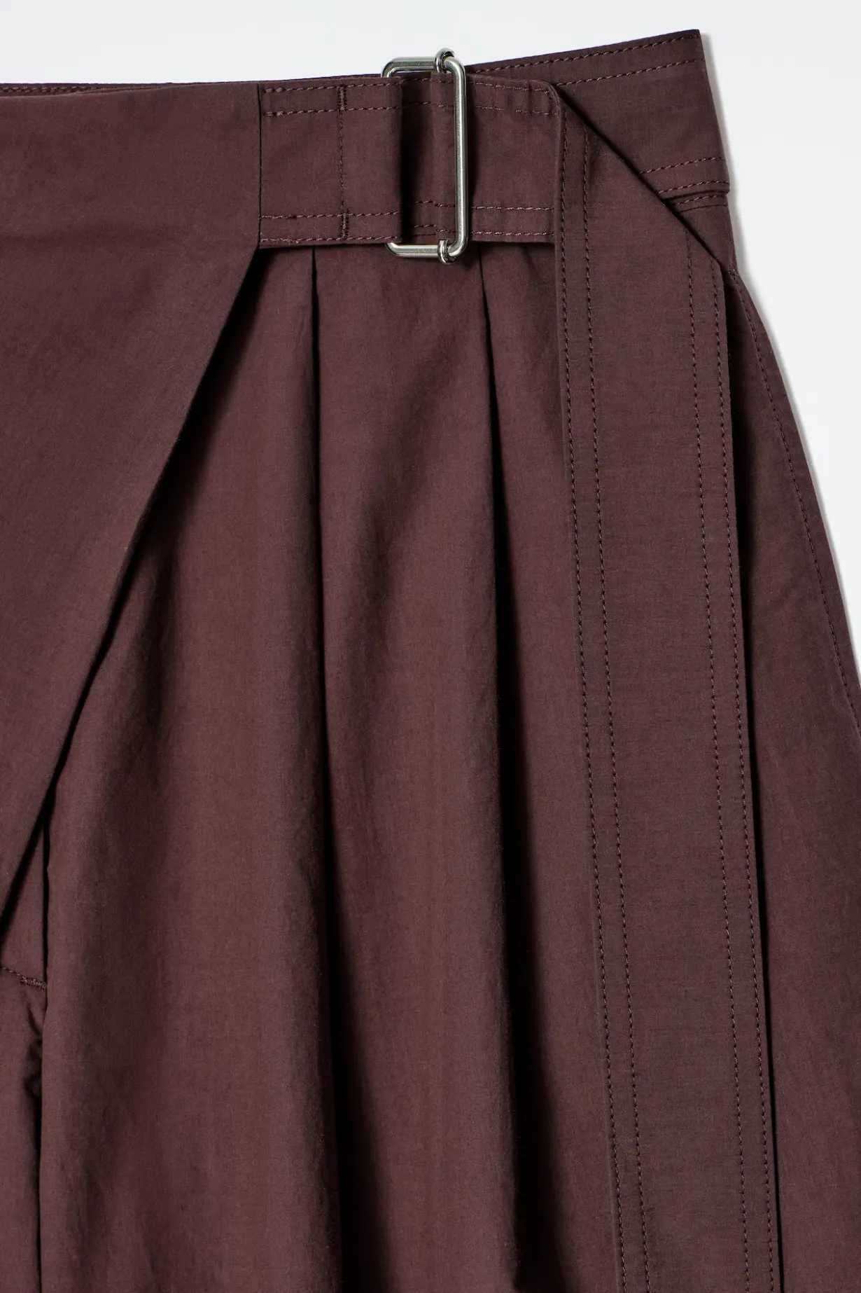 SHORTS AUS BAUMWOLLE MIT GÜRTEL UND WICKELFRONT