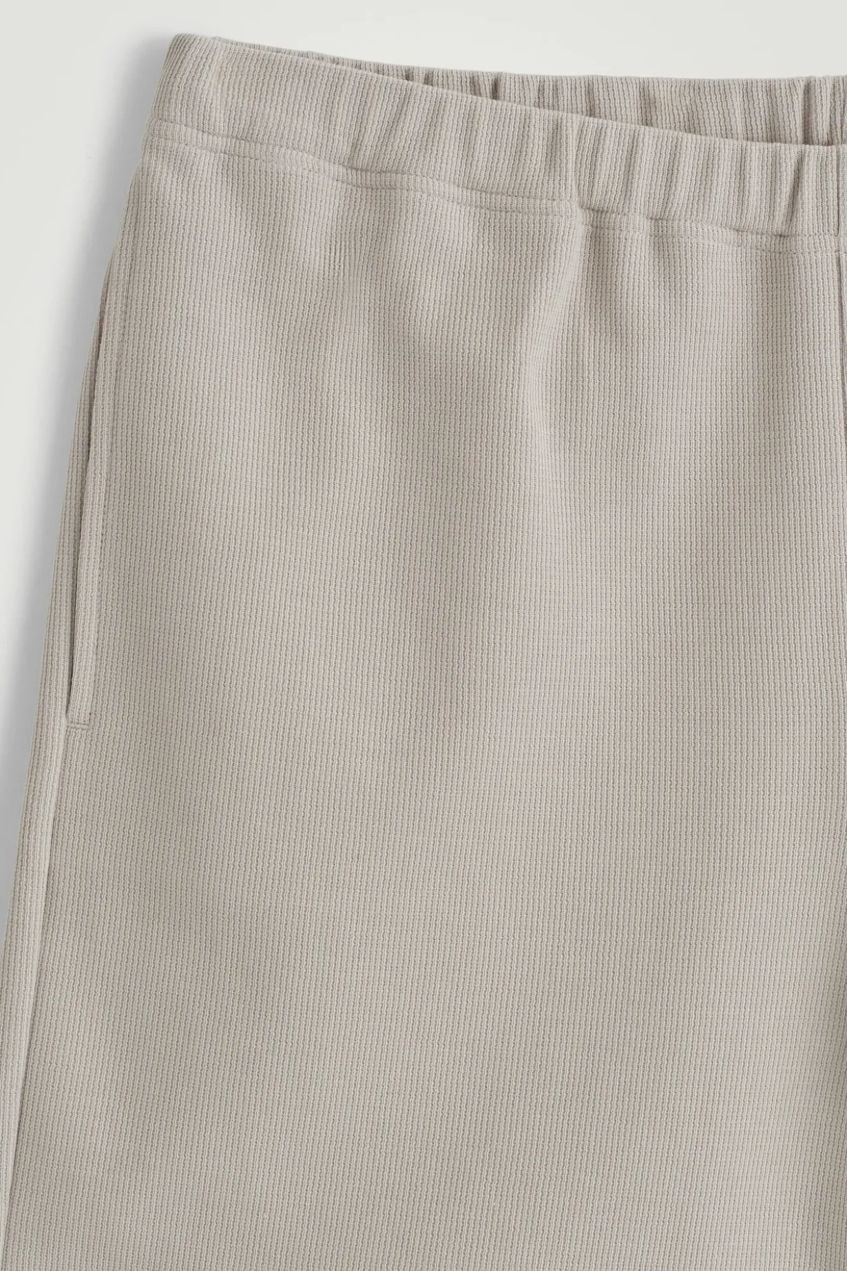 SHORTS AUS STRUKTURIERTEM BAUMWOLLJERSEY