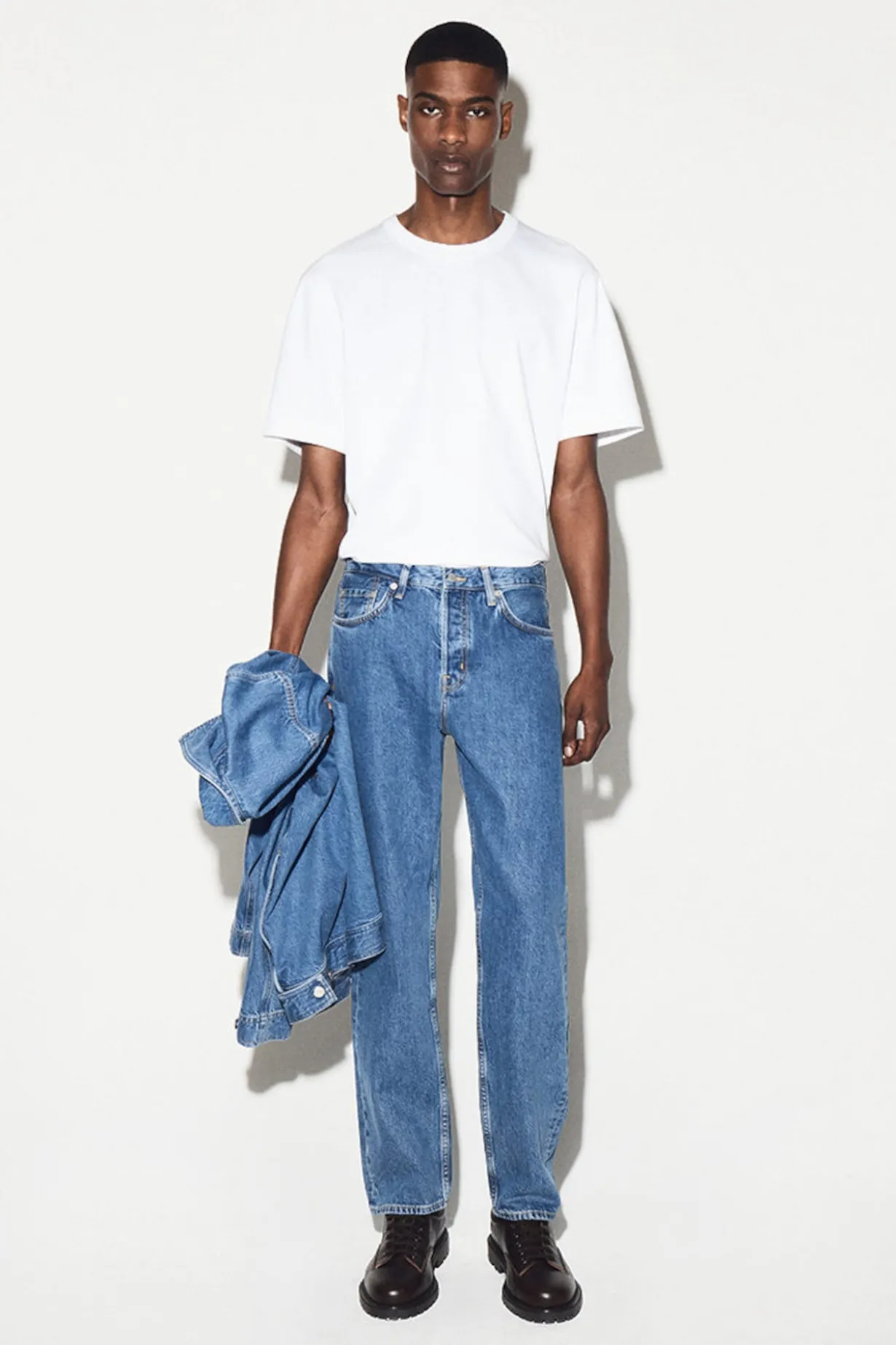SIGNATURE JEANS MIT GERADEM BEIN