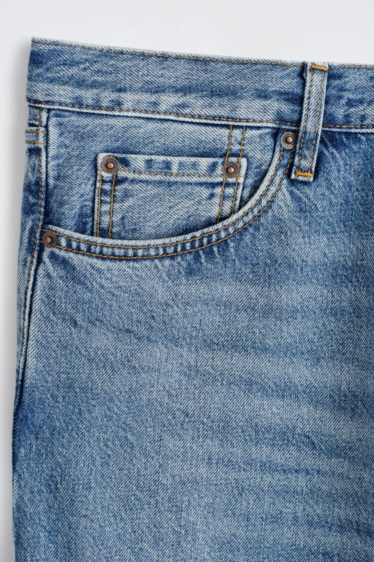 SIGNATURE JEANS MIT GERADEM BEIN