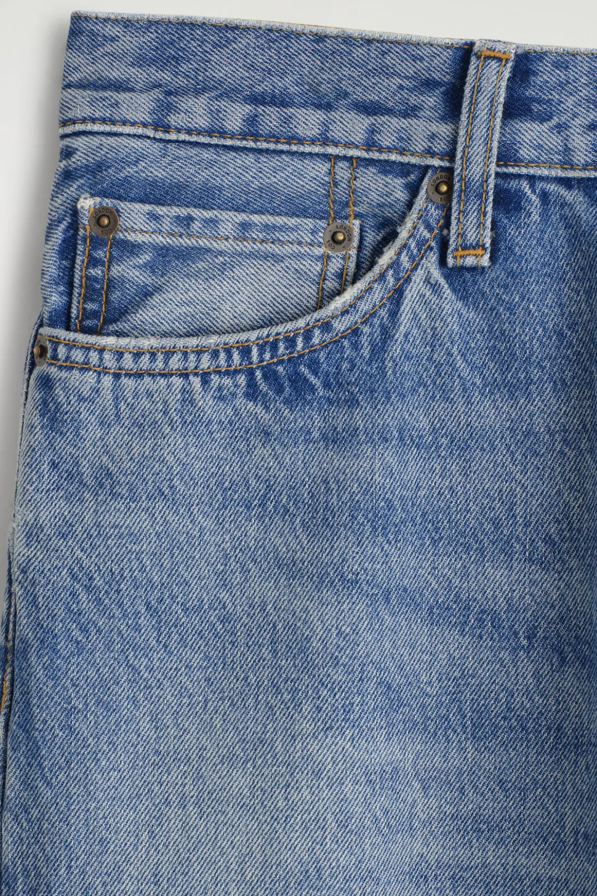 SIGNATURE JEANS MIT GERADEM BEIN