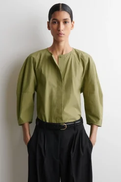SKULPTURALE BLUSE AUS POPELINE AUS PIMA-BAUMWOLLE