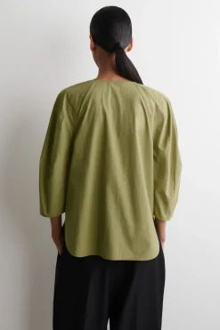 SKULPTURALE BLUSE AUS POPELINE AUS PIMA-BAUMWOLLE