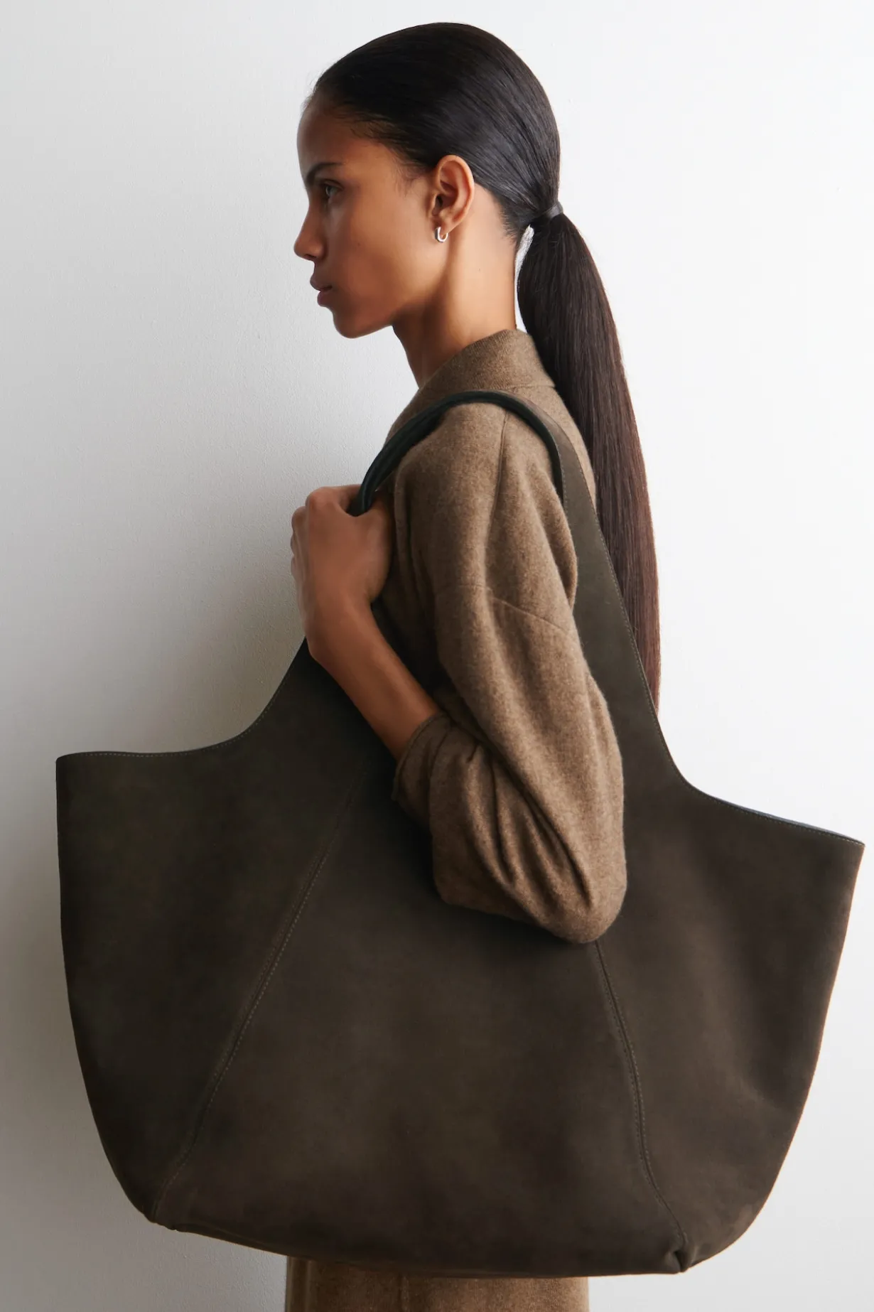 SKULPTURALE TOTE BAG - VELOURSLEDER