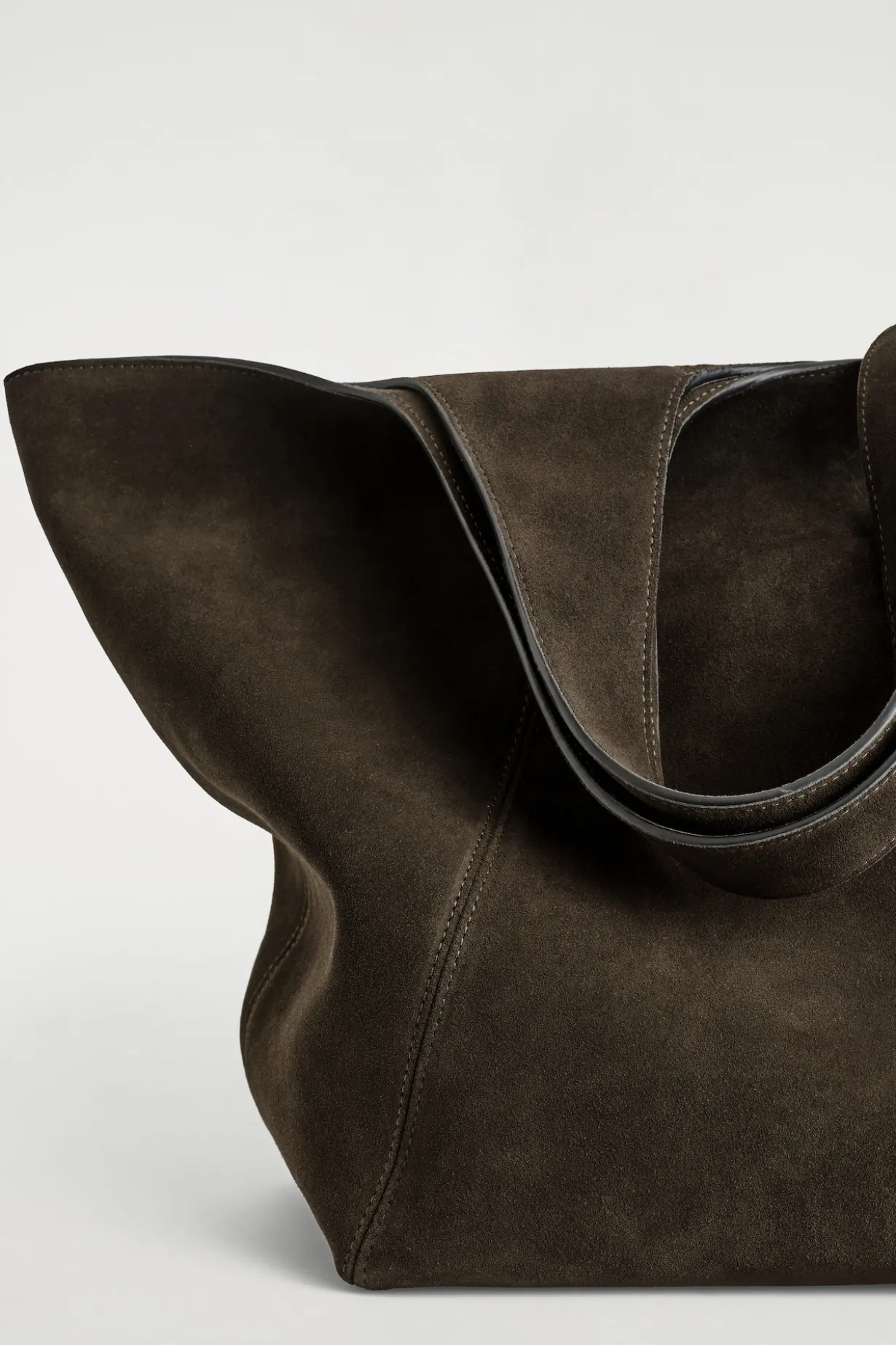 SKULPTURALE TOTE BAG - VELOURSLEDER