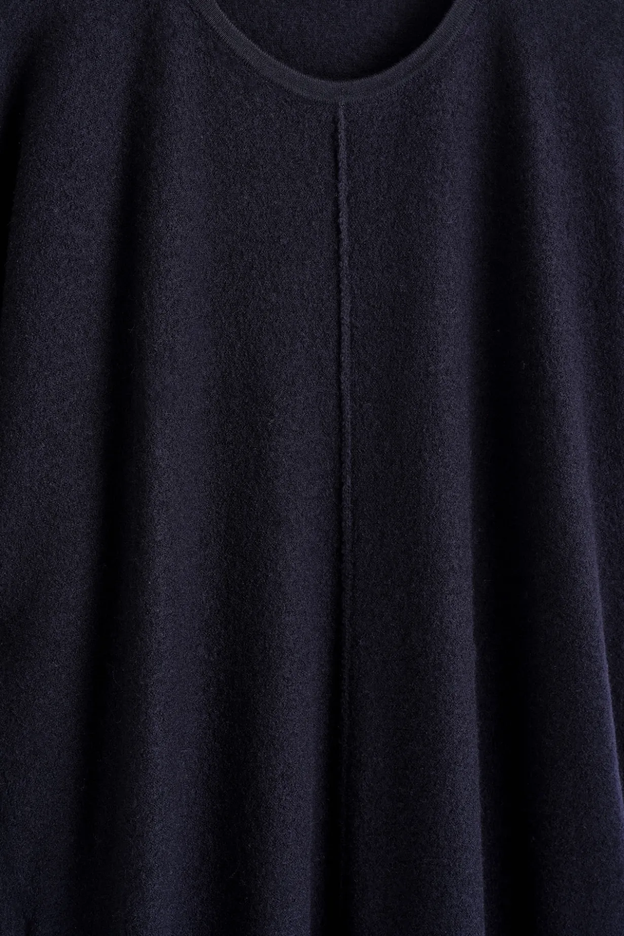 SKULPTURALES MINIKLEID AUS MERINOWOLLE