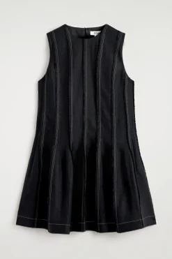 SKULPTURALES MINIKLEID MIT FALTEN