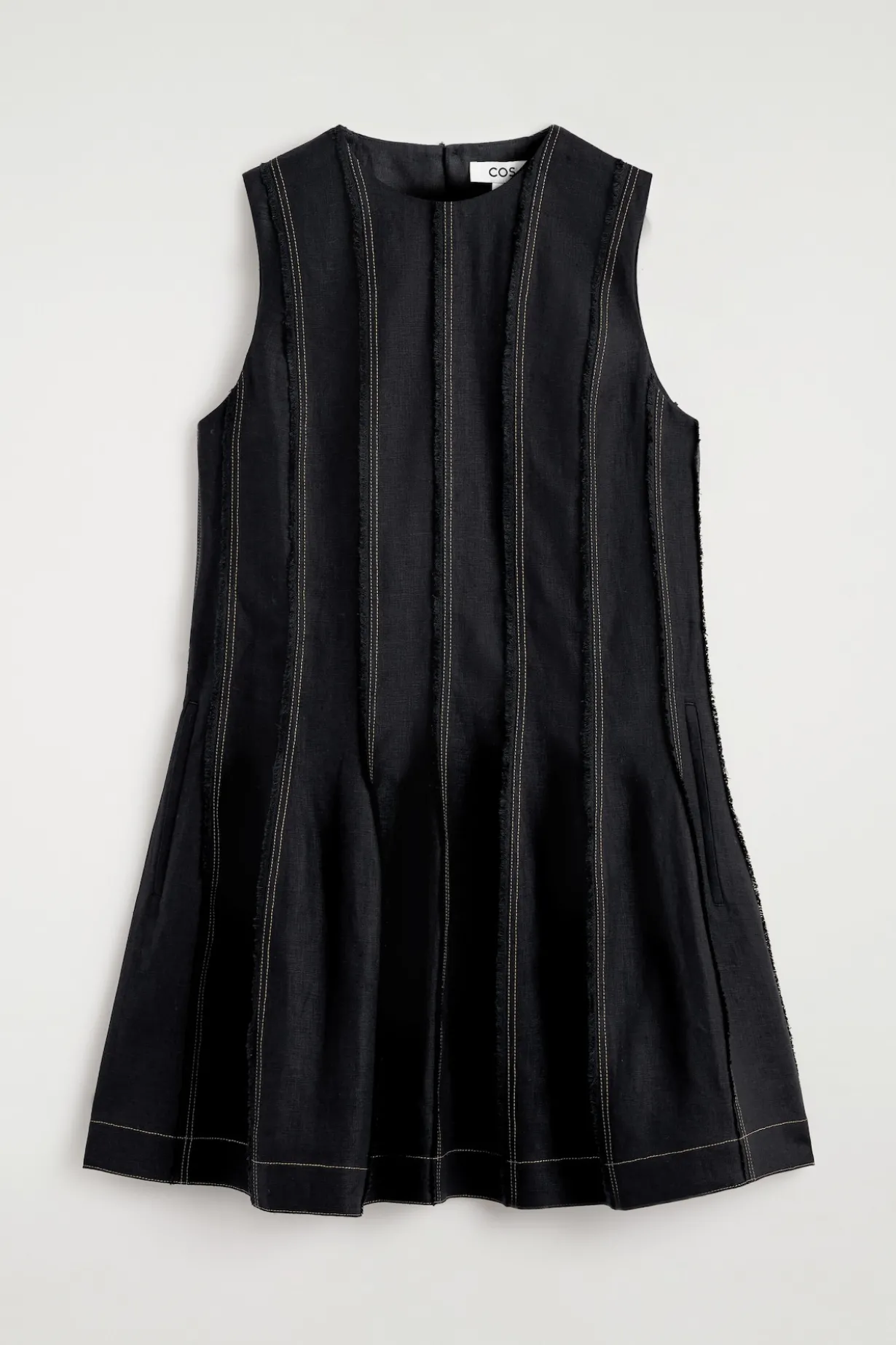 SKULPTURALES MINIKLEID MIT FALTEN