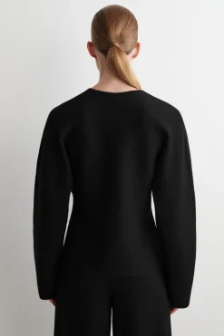 SKULPTURIERTE STRICKJACKE AUS WOLLE