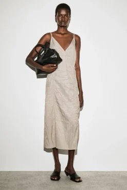 SLIPDRESS AUS SEIDEN-NYLON-MIX MIT RAFFUNGEN